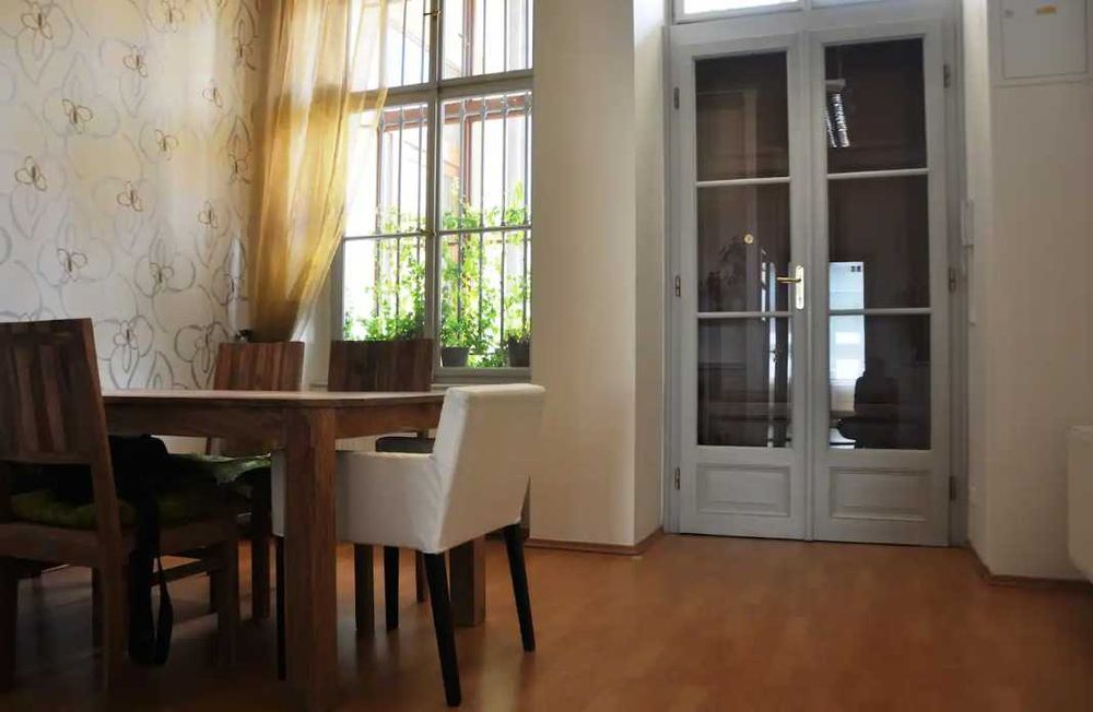 Дава се под наем Двустаен апартамент в Пловдив, Тракия - 55 кв.м за 255 € - Снимка #1