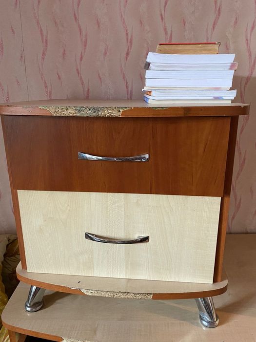 Продам комод и тумбочки