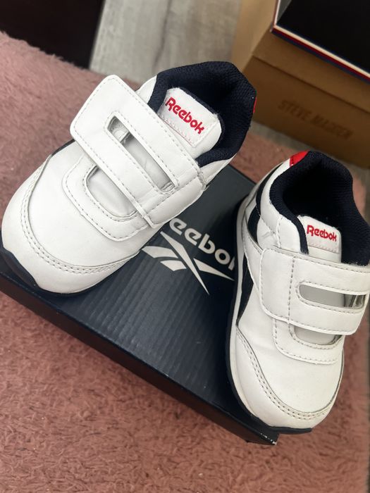 Vand incaltaminte  copii nr 22, 23