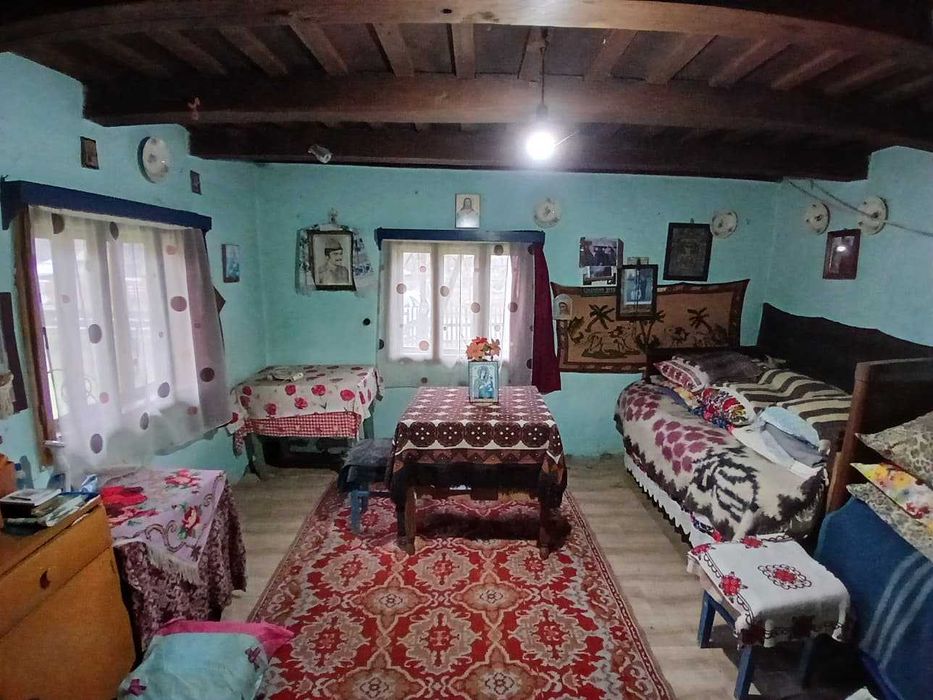 Casa taraneasca din lemn, pentru relocare