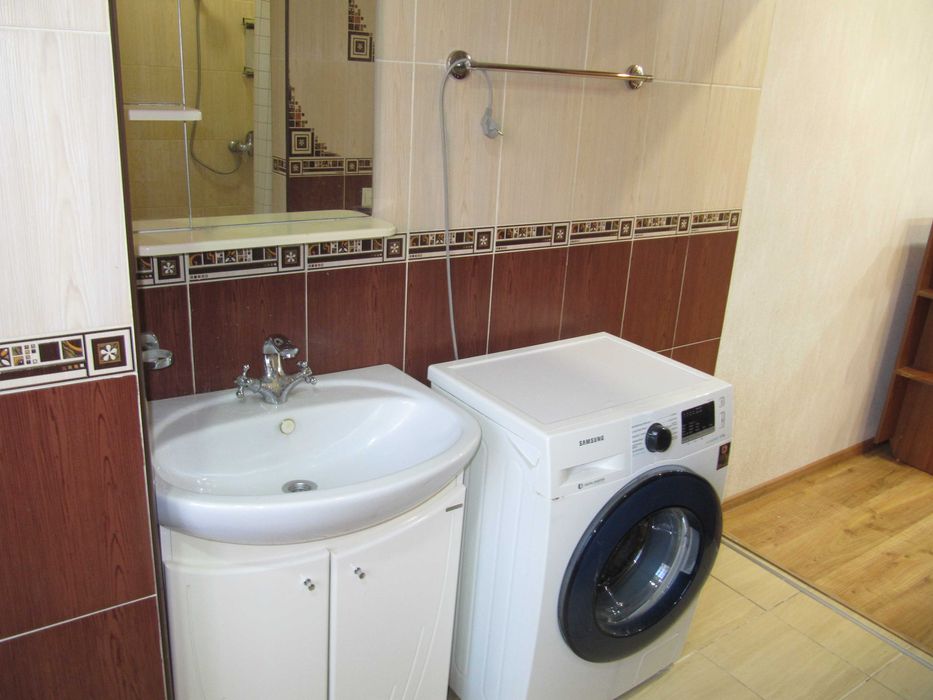 3х-комн квартира Менделеева 1