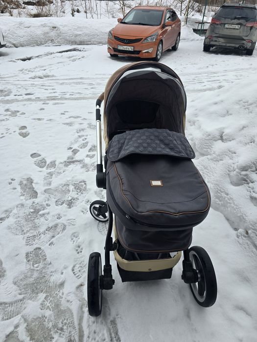 Коляска для малышей