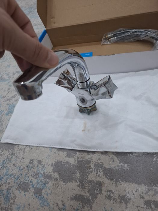 Продам смеситель для раковины