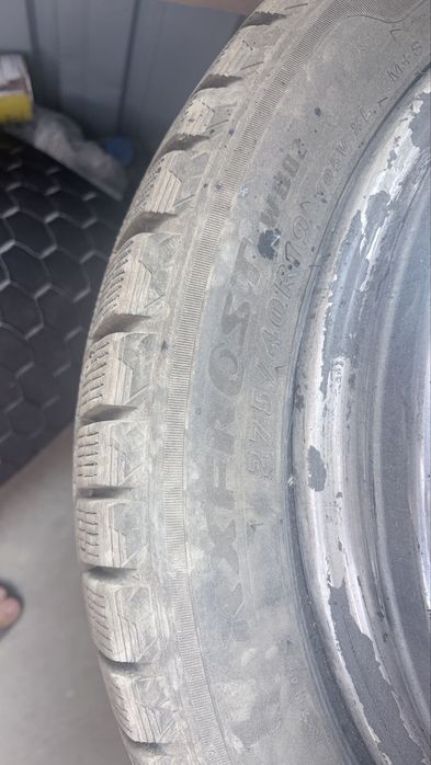 зимная покрышка 275/40/19