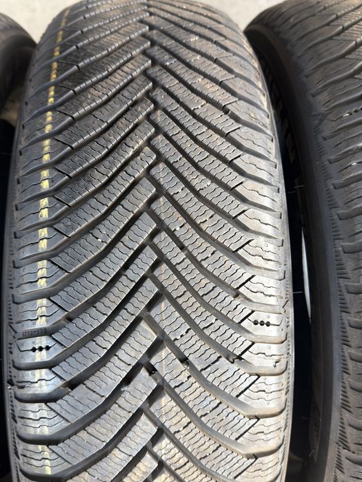 Vand 4 anvelope 215/60/17 Michelin de iarnă ca noi