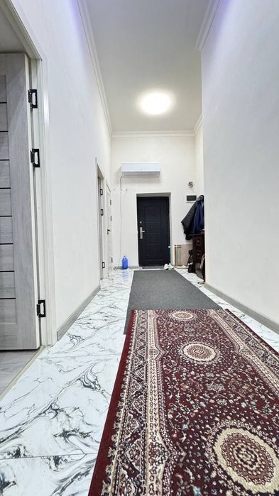 4 ком. квартира (100 м²). 4/10/10. Дом кирпич. Янгихает р-н (Сергели)