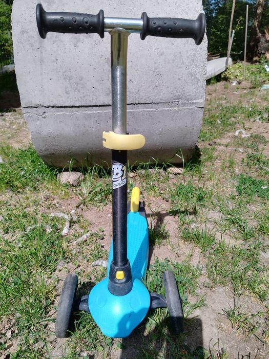 Vând trotineta Decathlon Oxelo 3-4 ani