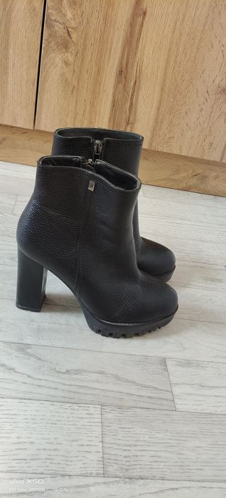 Обувь для ребёнка и для женщины