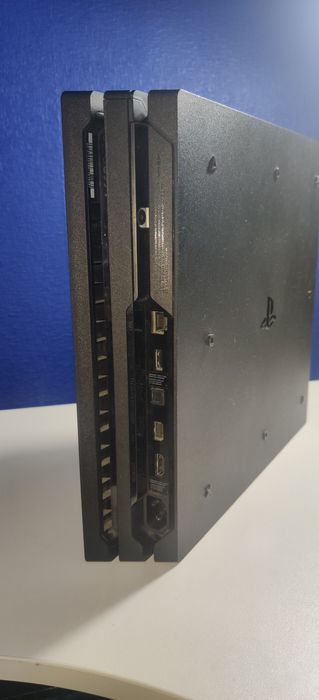 Продам PlayStation 4 Pro 1TB