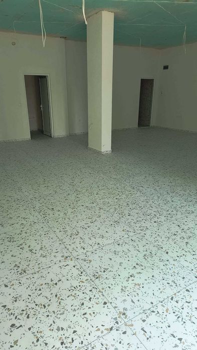 Дава се под наем Магазин в Кърджали, Център - 100 кв.м за 765 € - Снимка #1