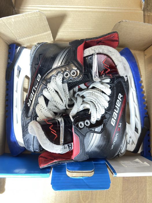 Продам комплекты с хоккею