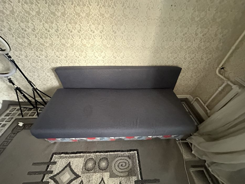 продаю Диван в хорошем состояний