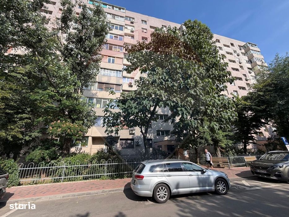De vanzare Apartament 2 cam zona Titan - Auchan