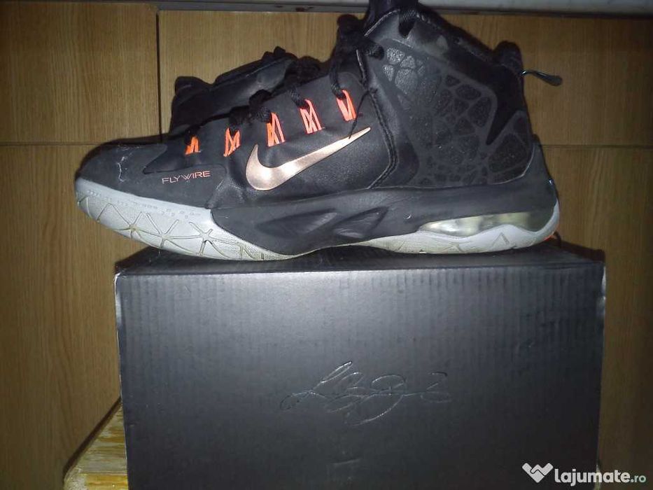 Ghete baschet colectia LeBron James Ambasador