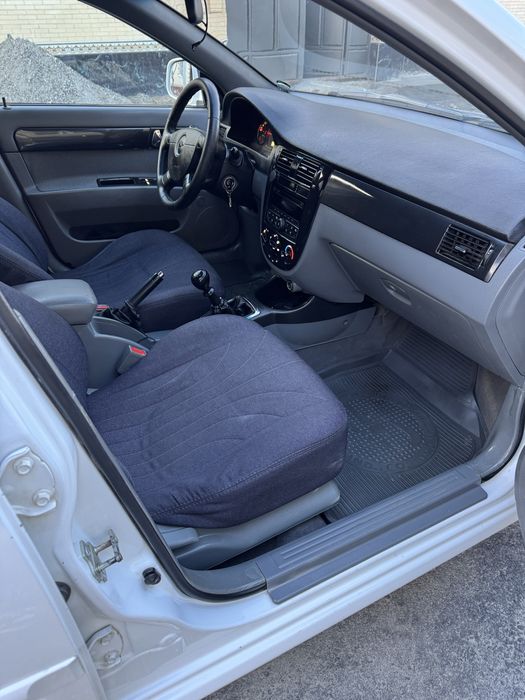 Ласеети жентра килинган