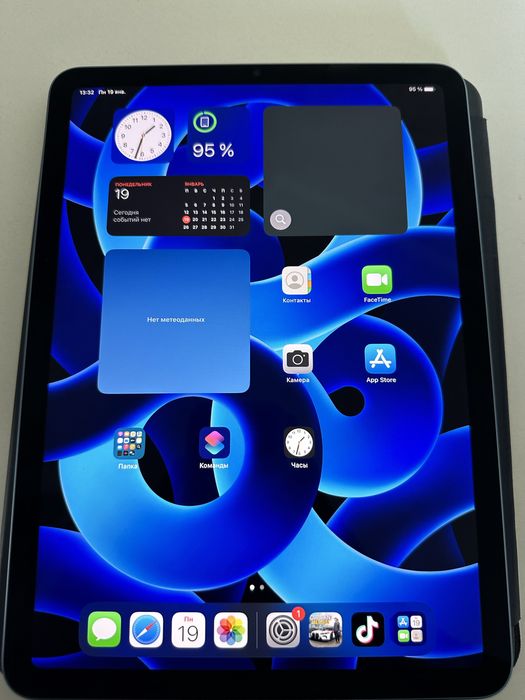 Продам iPad Air 5