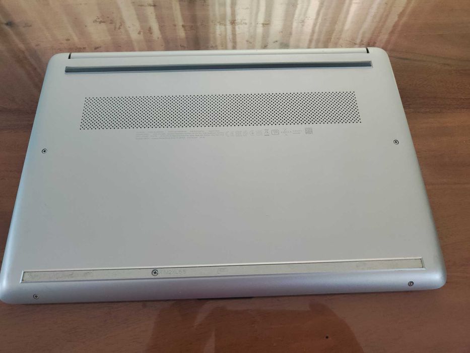 Продавам лаптоп HP 14s / i5 11th Gen / 16GB RAM / 256GB SSD / Win 11 Pro