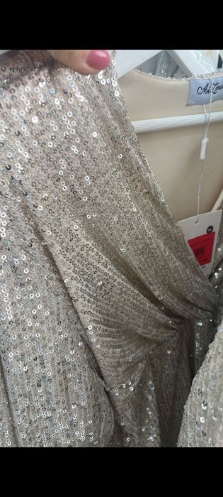 Платье с пайетками. Серебристая