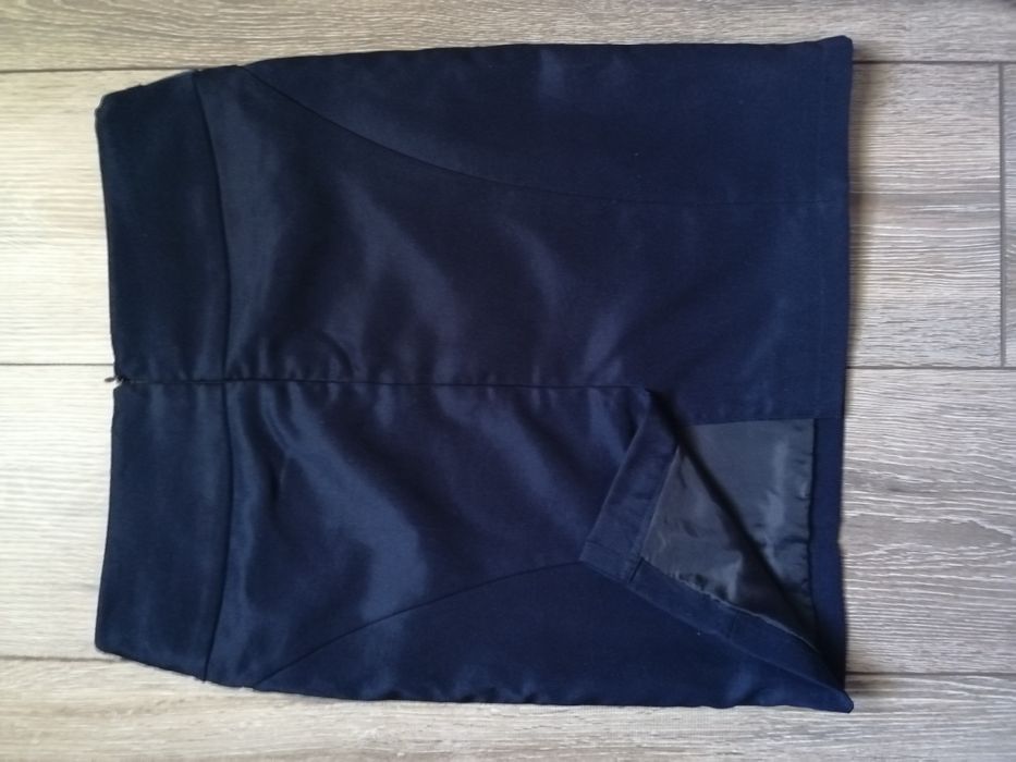 Продам школьную форму Deloras рост 164.