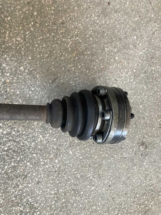 Усилена полуоска голф 4 ауди а3 с3 сеат леон 02м кутия