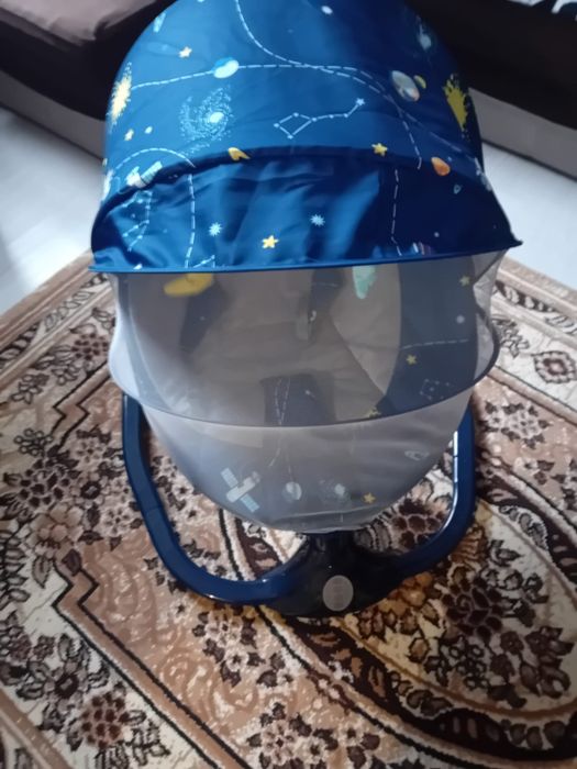 Vând balansoar bebe