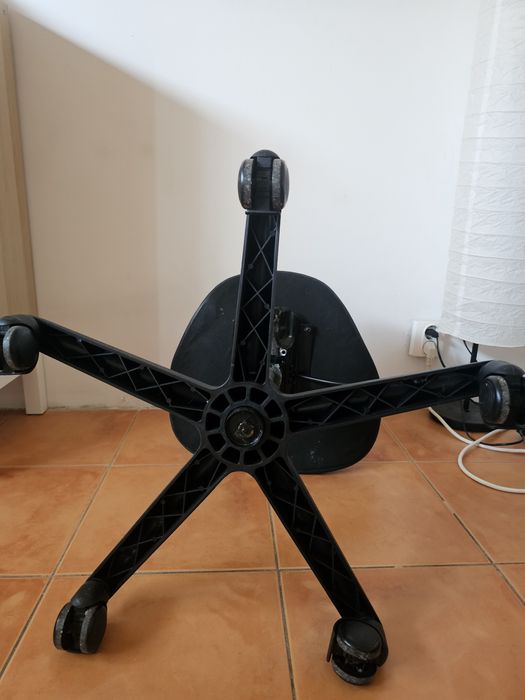 Scaun ergonomic tip sa frizerie cosmetica manichiura