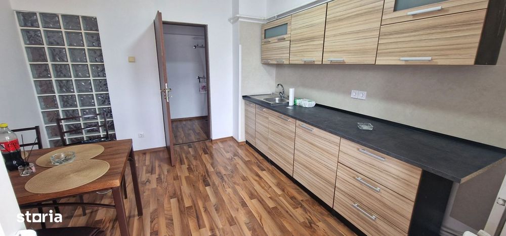 Doua camere comfort maxim, zona Trocadero.