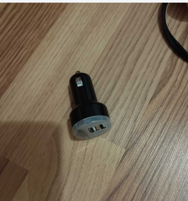 Priza mașina USB