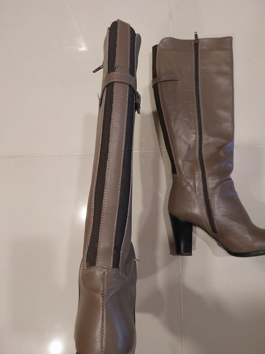 Дамски ботуши от естествена кожа.