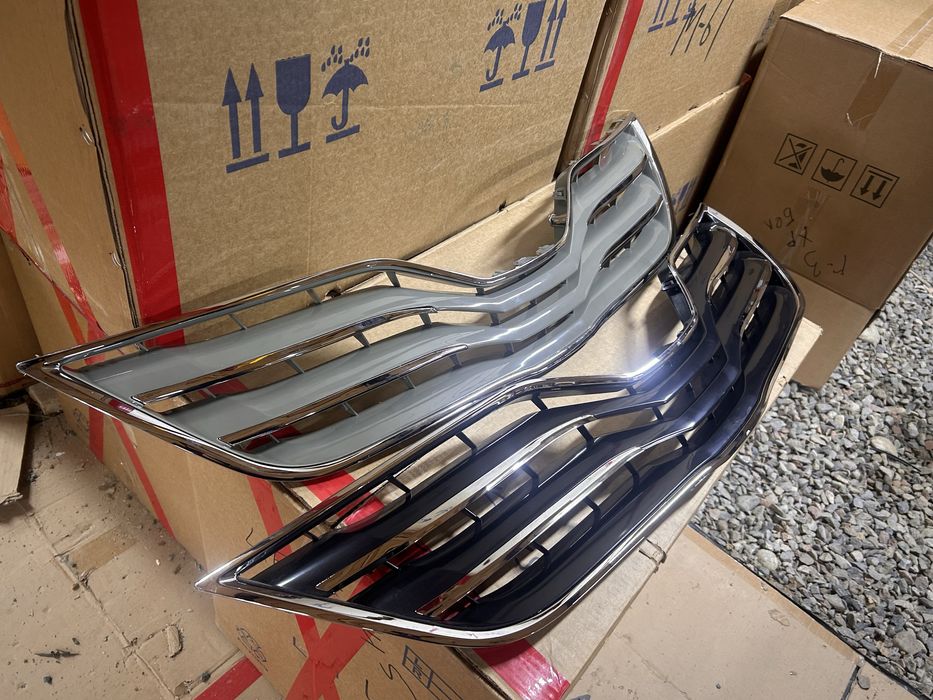 TOYOTA CAMRY 45 Решетка радиатора