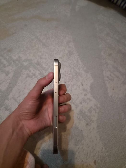 Продаю Iphone 16 pro max