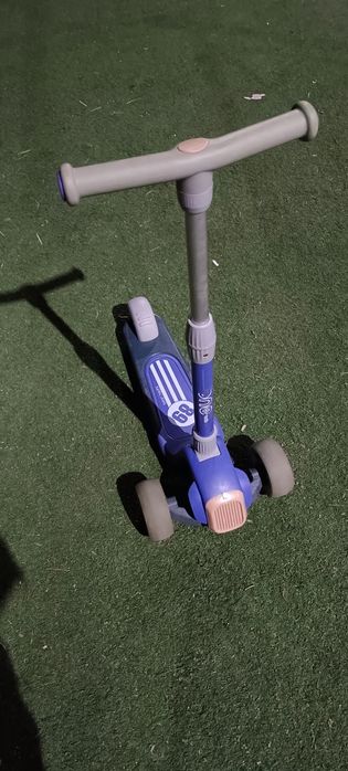 Продам самокат крепкий