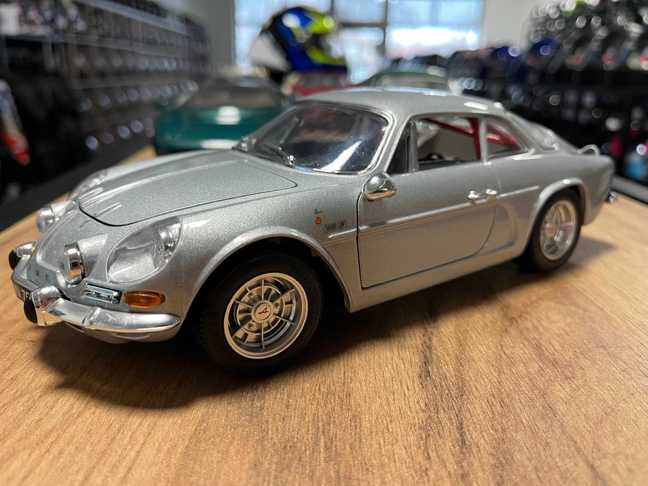 BBUARGO колекционерски модел Renault Alpine A110 1:18 мащаб