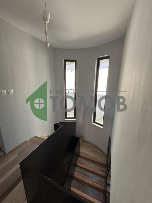 Луксозна еднофамилна къща в района на Железник