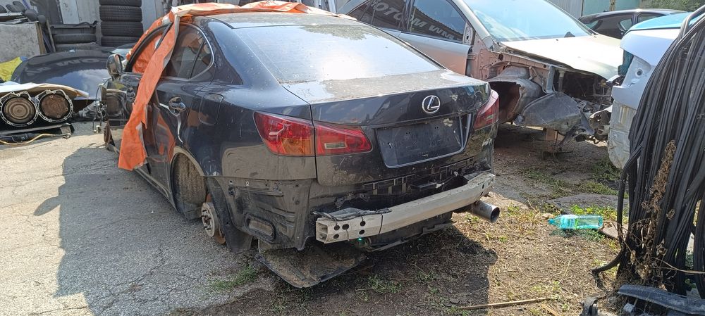 Lexus Gs4300 и Lexus Is220 на части