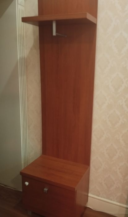 Прихожую продам срочно