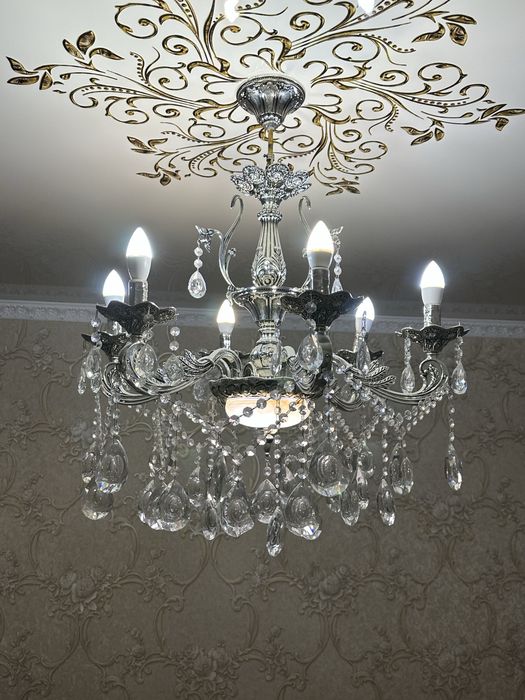 Продам люстру б/у