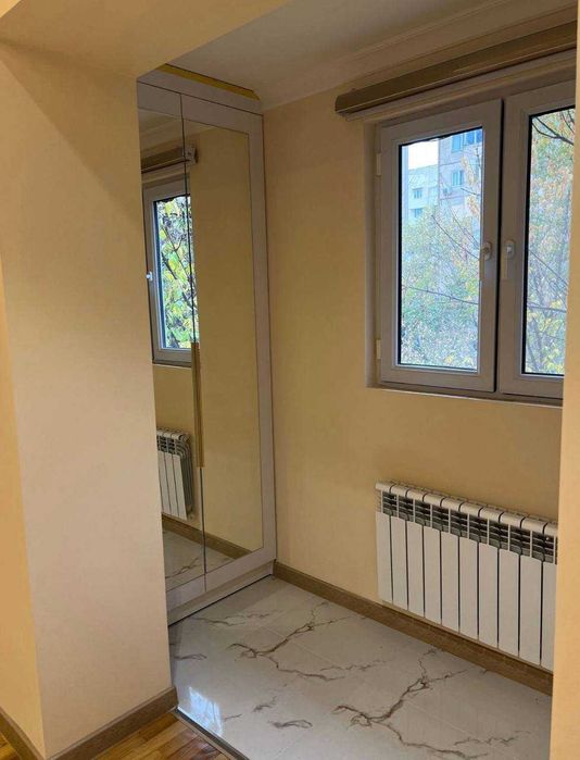 Центр Квартира 1 комнатная 3 этаж Кирпич Ойбек Точка Вкуса