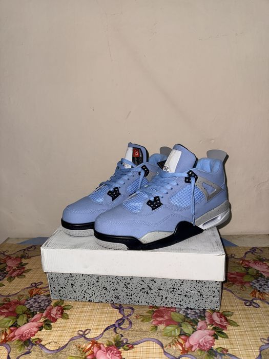 Vand jordan 4 Unc
