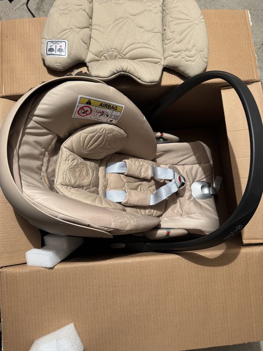 Cybex Priam 4 Simply Flowers Beige