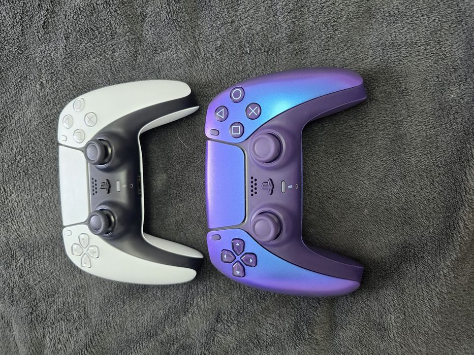 Vând Playstation 5 slim + 5 jocuri