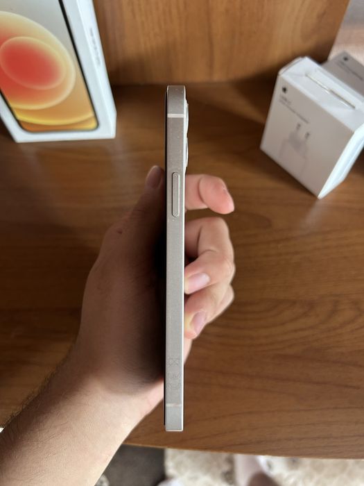 Iphone 12  белый