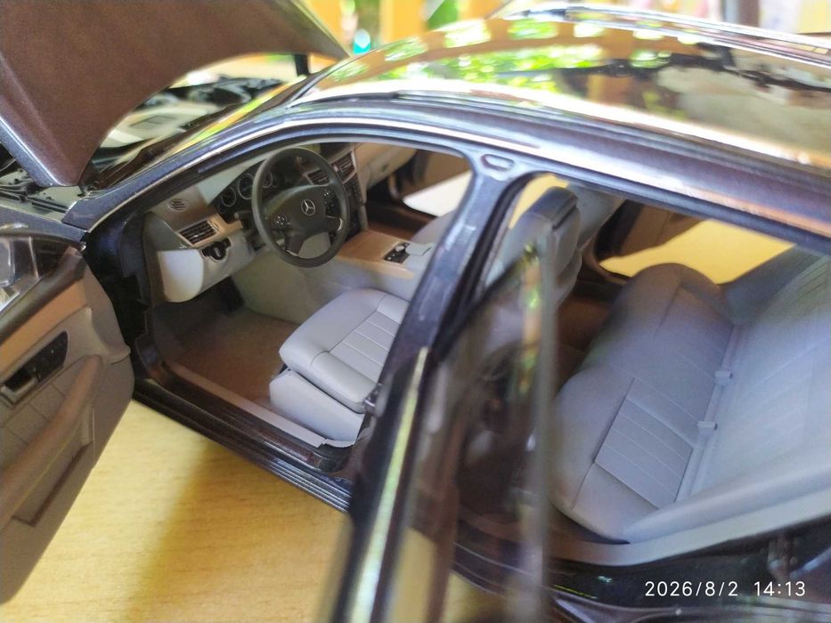 1:18 Метален модел на Mercedes S212 E-Klasse T-Modell / Tenorit Grau / 2009- Minichamps