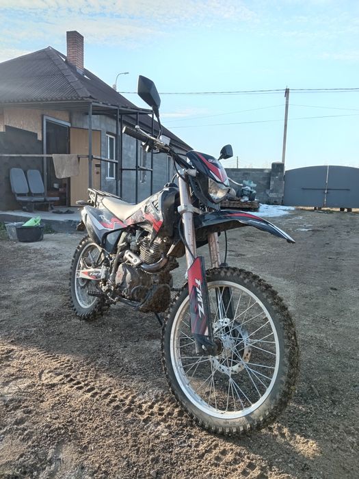 Продам мотоцикл 250 кубов