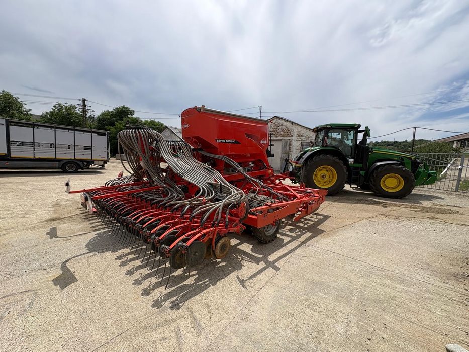 Vand semănătoare  Kuhn Espro de 6m in stare foarte buna cu chit special de fabrica
