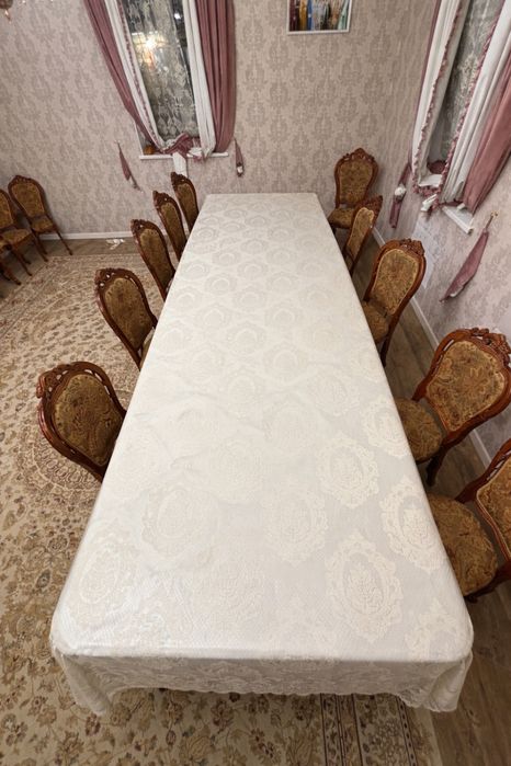 Мебель для зала, стол с стульями