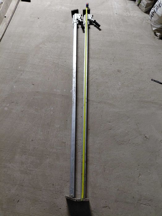 Stâlpi de protecție împotriva răsturnării mărfurilor