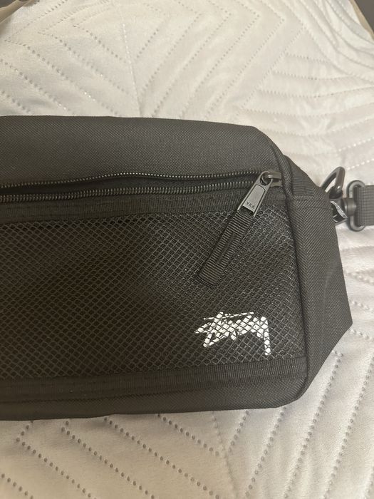 Чисто нова чантичка stussy