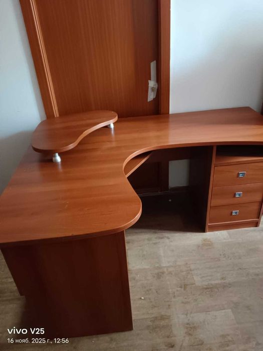 Продам офисные, компьютерные столы