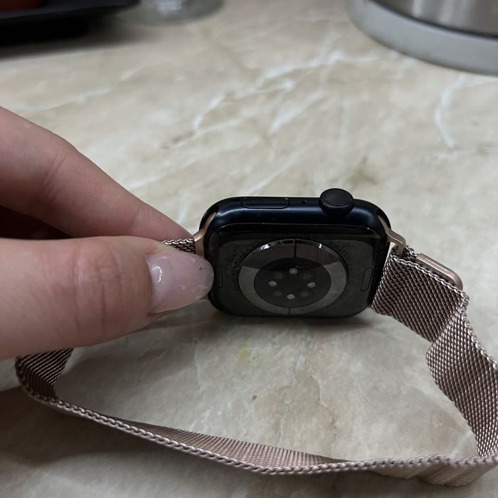 Часы Apple Watch черные с ремешком